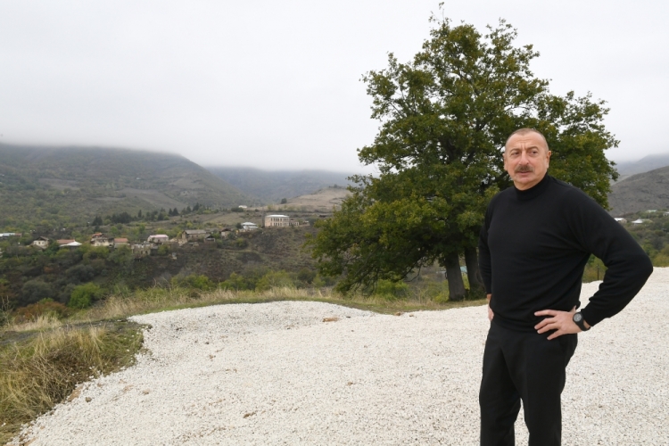 Prezident Hadrutda yeni məscidin təməlini qoyub -