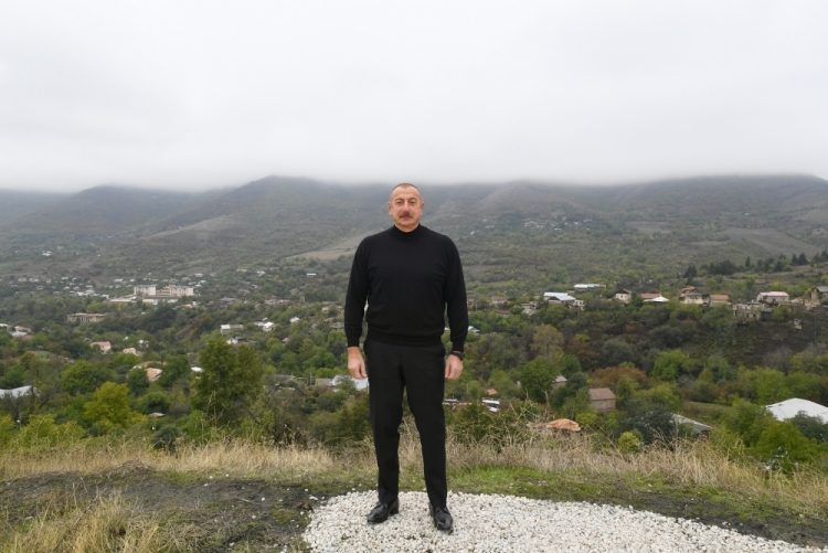 Prezident Hadrutda yeni məscidin təməlini qoyub -