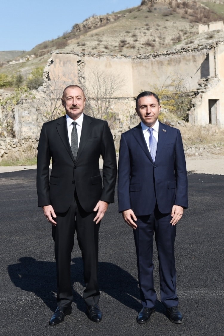 Prezidentlə xanımı ictimaiyyət nümayəndələri ilə görüşüb -