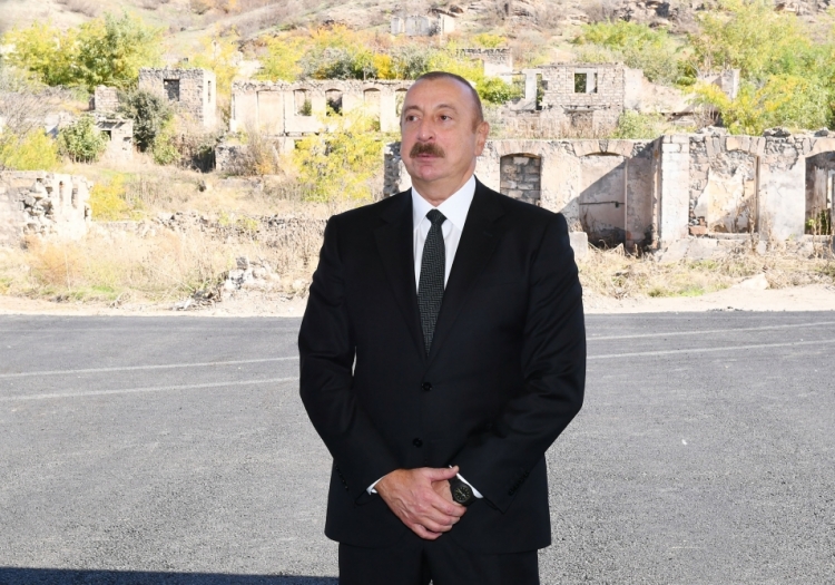 Prezidentlə xanımı ictimaiyyət nümayəndələri ilə görüşüb -