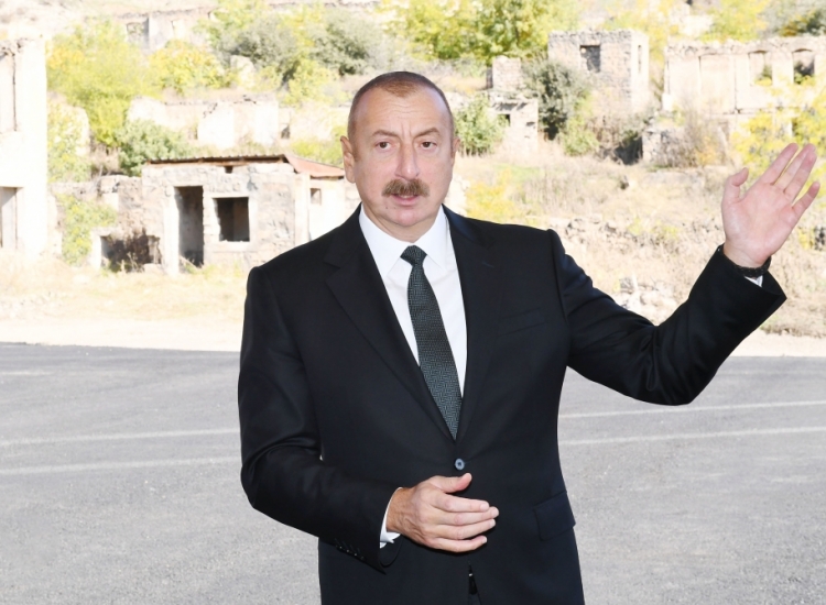 Prezidentlə xanımı ictimaiyyət nümayəndələri ilə görüşüb -