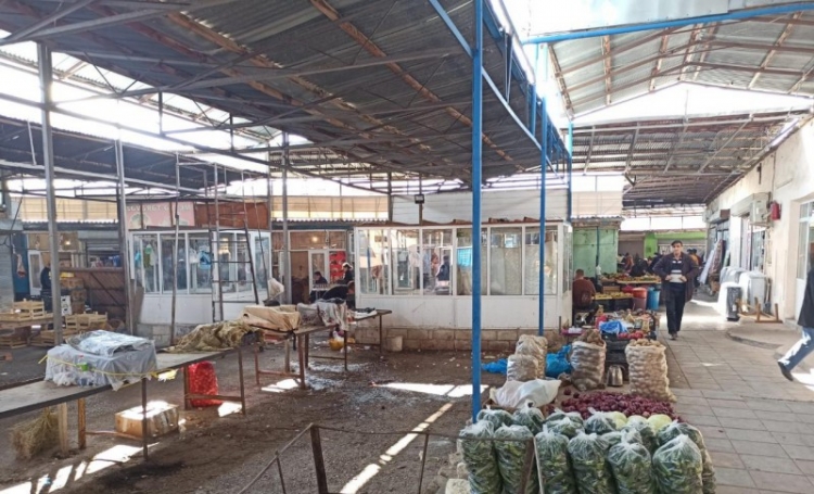 Mənşəyi bilinməyən mallar satılan bazarın sahibi cərimələnib