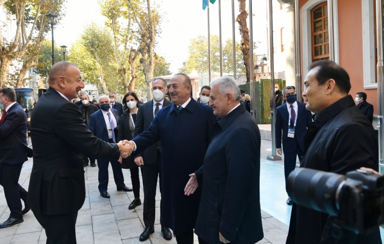 İstanbulda Türk Şurasının katibliyinin yeni binasının açılışı olub -