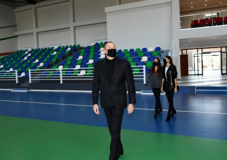 Prezident Quba Olimpiya İdman Kompleksində yenidənqurmadan sonra yaradılan şəraitlə tanış olub -