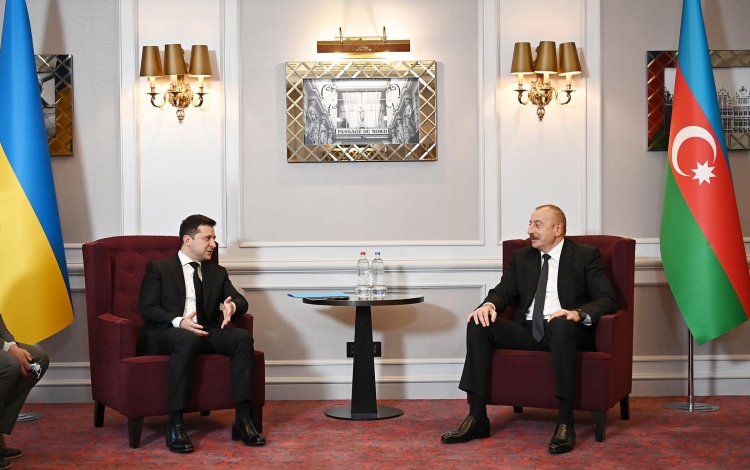 İlham Əliyev Brüsseldə Ukrayna Prezidenti ilə görüşüb -