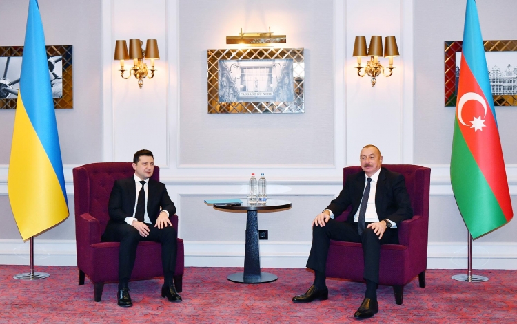 İlham Əliyev Brüsseldə Ukrayna Prezidenti ilə görüşüb -
