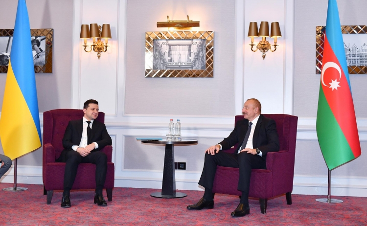 İlham Əliyev Brüsseldə Ukrayna Prezidenti ilə görüşüb -