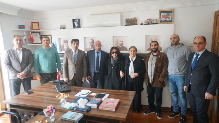 Ramiz Abutalıbovun ailəsinə mükafat təqdim edildi -