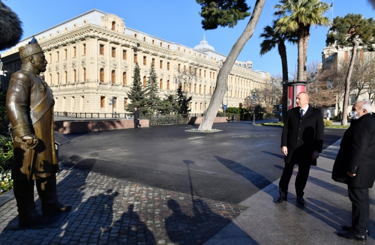 Bakıda Hacı Zeynalabdin Tağıyevin heykəlinin açılışı olub -