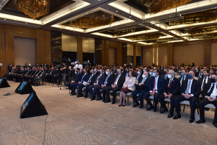 “Sahibkarlar Günü”nə həsr olunmuş konfrans keçirilib -