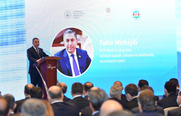 “Sahibkarlar Günü”nə həsr olunmuş konfrans keçirilib -