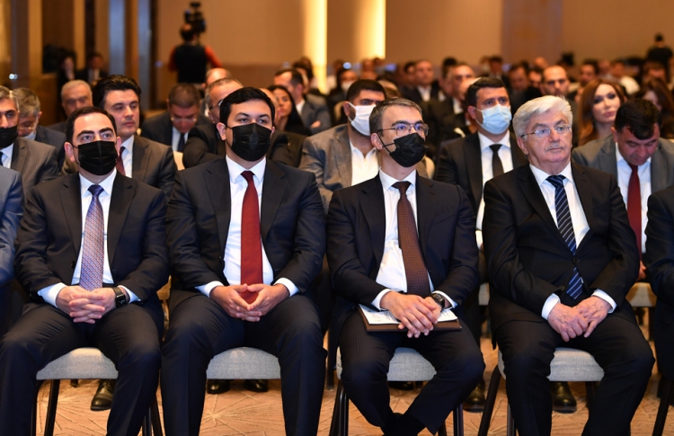 “Sahibkarlar Günü”nə həsr olunmuş konfrans keçirilib -