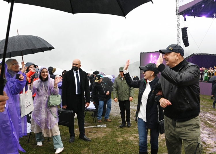 Prezident və xanımı Şuşada “Xarıbülbül” festivalında -