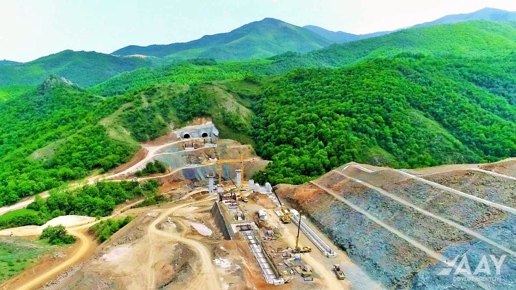 Azərbaycanda ilk: Əhmədbəyli-Füzuli-Şuşa yolunda viaduklar inşa edilir