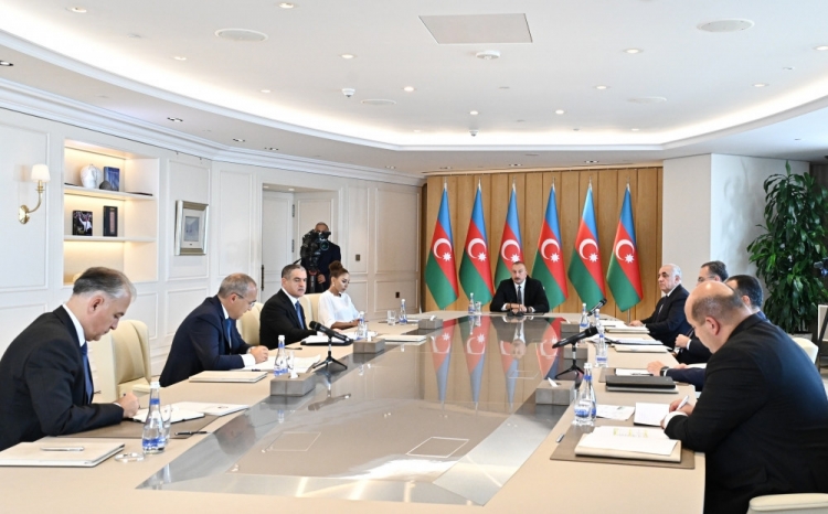 Prezidentin sədrliyi ilə müşavirə keçirilib