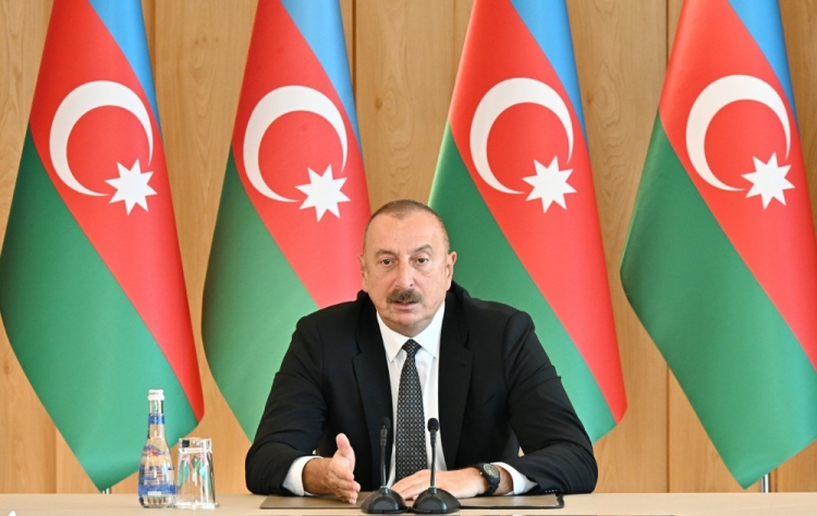 Prezidentin sədrliyi ilə müşavirə keçirilib