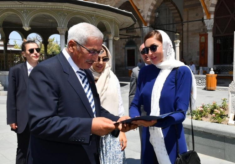Mehriban Əliyeva və Leyla Əliyeva Konyada Mövlanə muzeyini ziyarət edib -