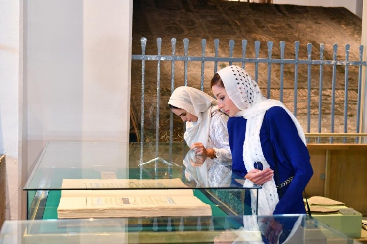 Mehriban Əliyeva və Leyla Əliyeva Konyada Mövlanə muzeyini ziyarət edib -