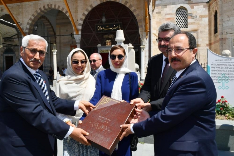 Mehriban Əliyeva və Leyla Əliyeva Konyada Mövlanə muzeyini ziyarət edib -