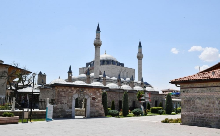 Mehriban Əliyeva və Leyla Əliyeva Konyada Mövlanə muzeyini ziyarət edib -