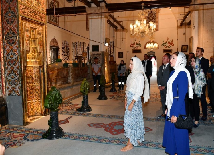 Mehriban Əliyeva və Leyla Əliyeva Konyada Mövlanə muzeyini ziyarət edib -