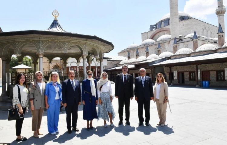 Mehriban Əliyeva və Leyla Əliyeva Konyada Mövlanə muzeyini ziyarət edib -