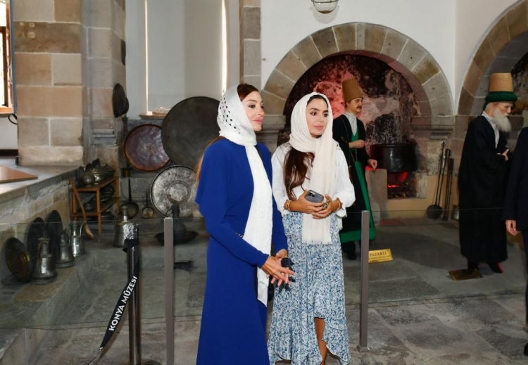 Mehriban Əliyeva və Leyla Əliyeva Konyada Mövlanə muzeyini ziyarət edib -