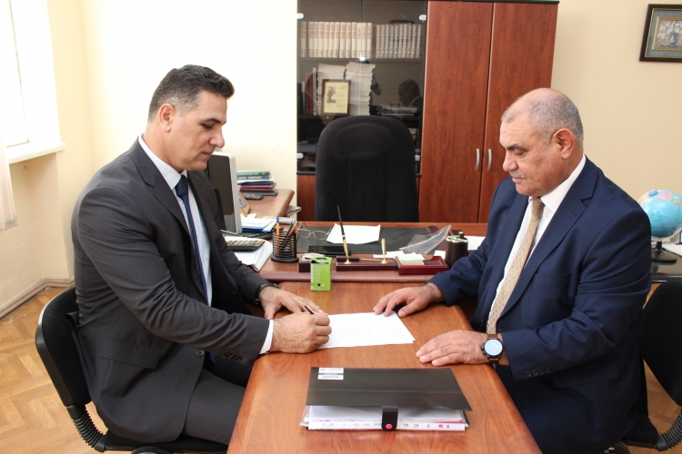 İki siyasi partiya ofislə təmin olunub