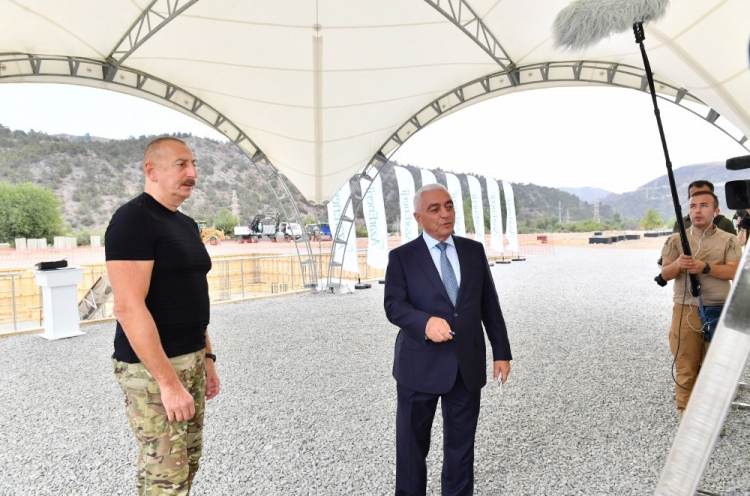 Prezident “Laçın” Qovşaq Yarımstansiyasının təməlini qoyub -