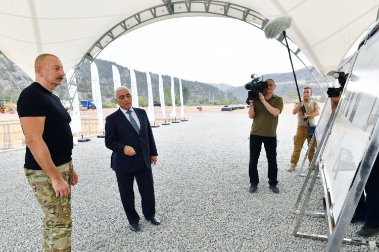 Prezident “Laçın” Qovşaq Yarımstansiyasının təməlini qoyub -