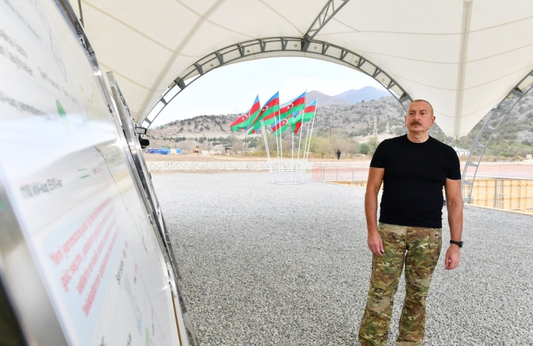Prezident “Laçın” Qovşaq Yarımstansiyasının təməlini qoyub -