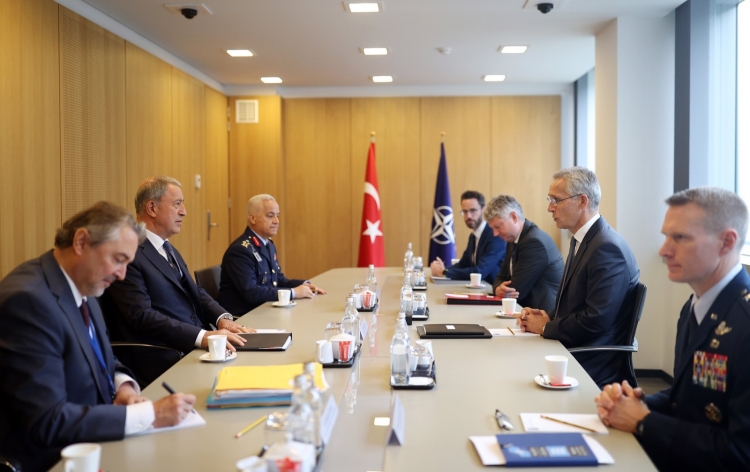Hulusi Akar Stoltenberqlə görüşüb -