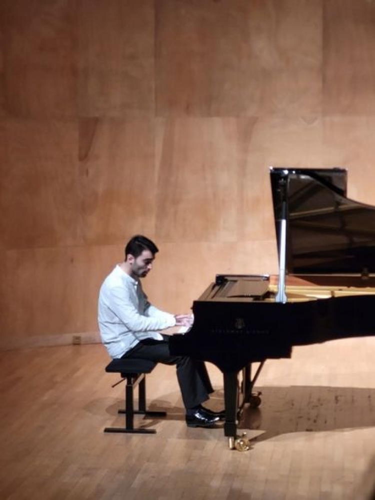 Səməd Vurğunun pianoçu nəticəsi Parisdə konsert verib