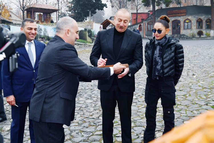 Prezident “Yuxarı Baş” Milli Tarix-Memarlıq Qoruğunda təmir-bərpa işləri ilə tanış olub -