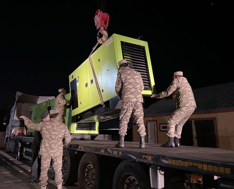 Azərbaycan Türkiyəyə stasionar generatorlar göndərib -