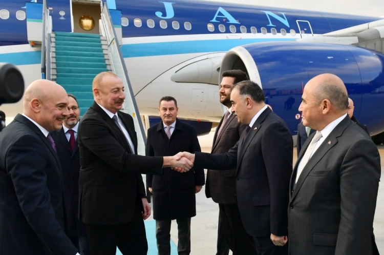 Prezident İlham Əliyev Türkiyədə səfərdədir -