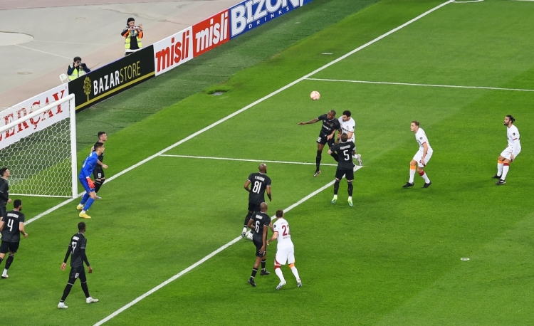 Prezident və birinci xanım “Qarabağ” - “Qalatasaray” matçını izləyiblər -