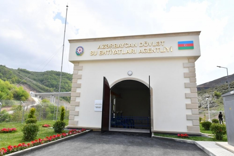 İlham Əliyev və Mehriban Əliyeva Daşaltı kəndində Zarıslıçay nasos stansiyasının açılışında iştirak ediblər -