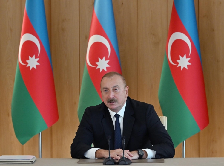 Prezident müşavirə keçirdi -