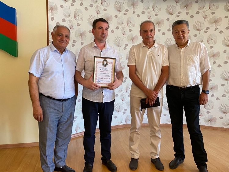 Həsən bəy Zərdabi adına mükafat təqdim olunub -