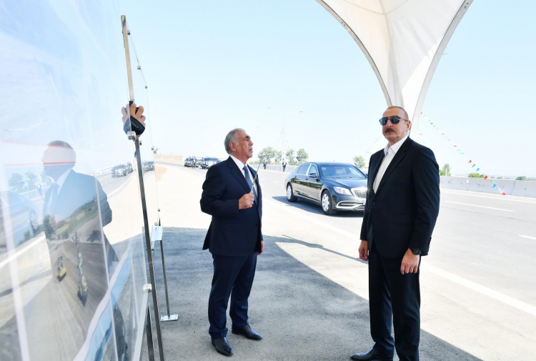 Prezident 102 kilometrlik Gəncə-Qazaxbəyli avtomobil yolunun açılışında iştirak edib -