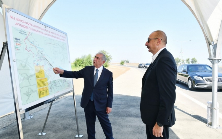 Prezident 102 kilometrlik Gəncə-Qazaxbəyli avtomobil yolunun açılışında iştirak edib -