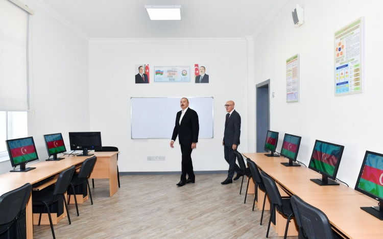 Şəmkirdə Məhəmməd Füzuli adına məktəb-liseyin yeni binasının açılışı olub -
