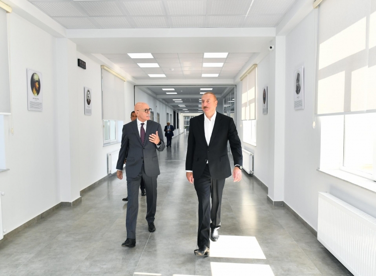Şəmkirdə Məhəmməd Füzuli adına məktəb-liseyin yeni binasının açılışı olub -