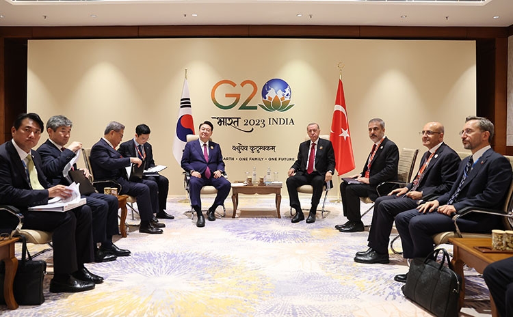 Ərdoğan Cənubi Koreya lideri ilə görüşüb