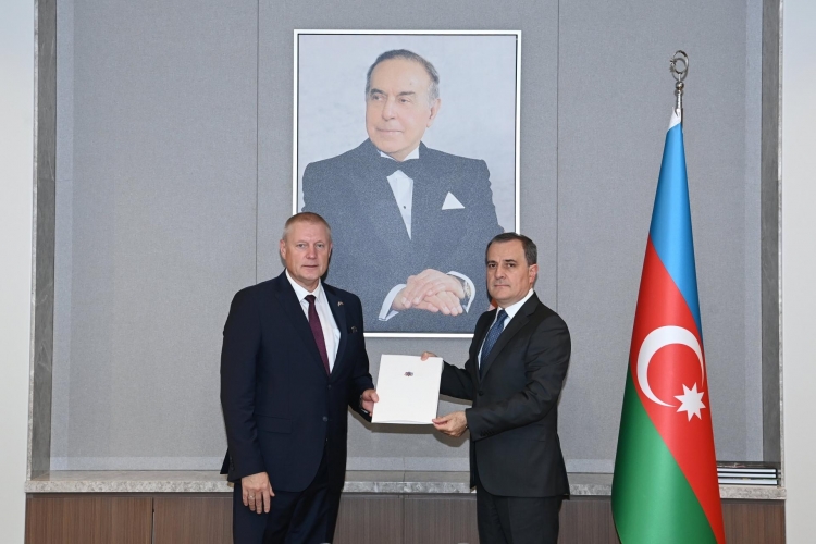 Ceyhun Bayramov Latviyanın Azərbaycandakı yeni səfiri ilə görüşüb -