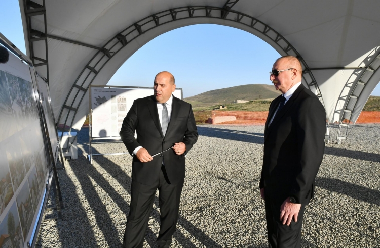 Prezident Füzulinin Qarğabazar kəndinin təməlini qoyub -