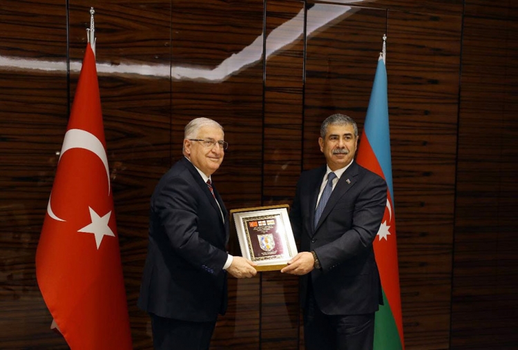Bakıda Azərbaycan və Türkiyə müdafiə nazirlərinin görüşü olub -