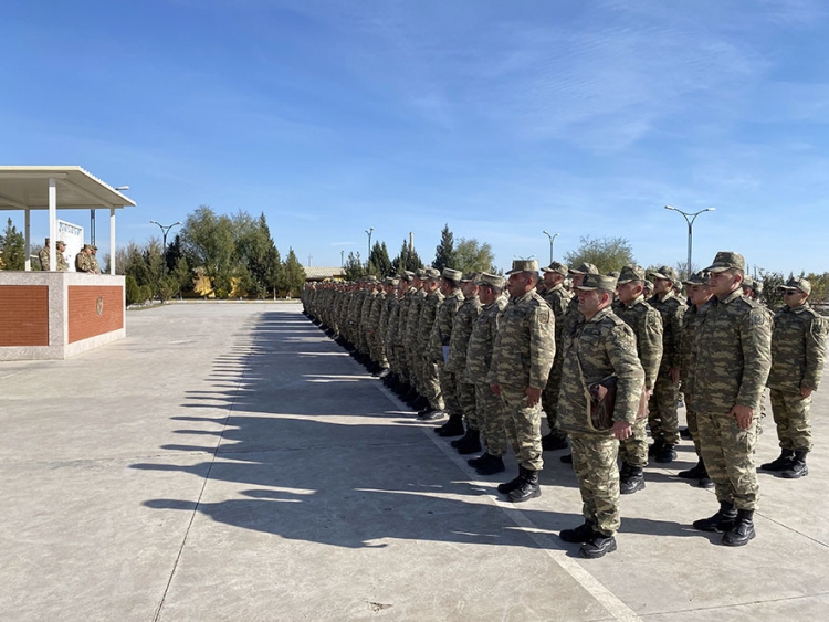 Baş Qərargah rəisi Ermənistanla sərhədə gedib -