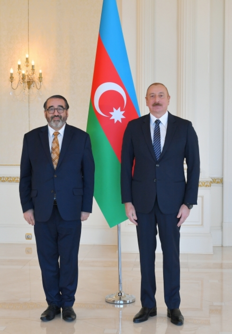 Prezident üç səfirin etimadnaməsini qəbul edib